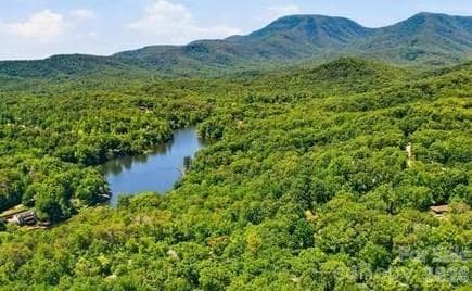 Close proximity to Lake Lanier! - 160 Caledonia Road, Landrum