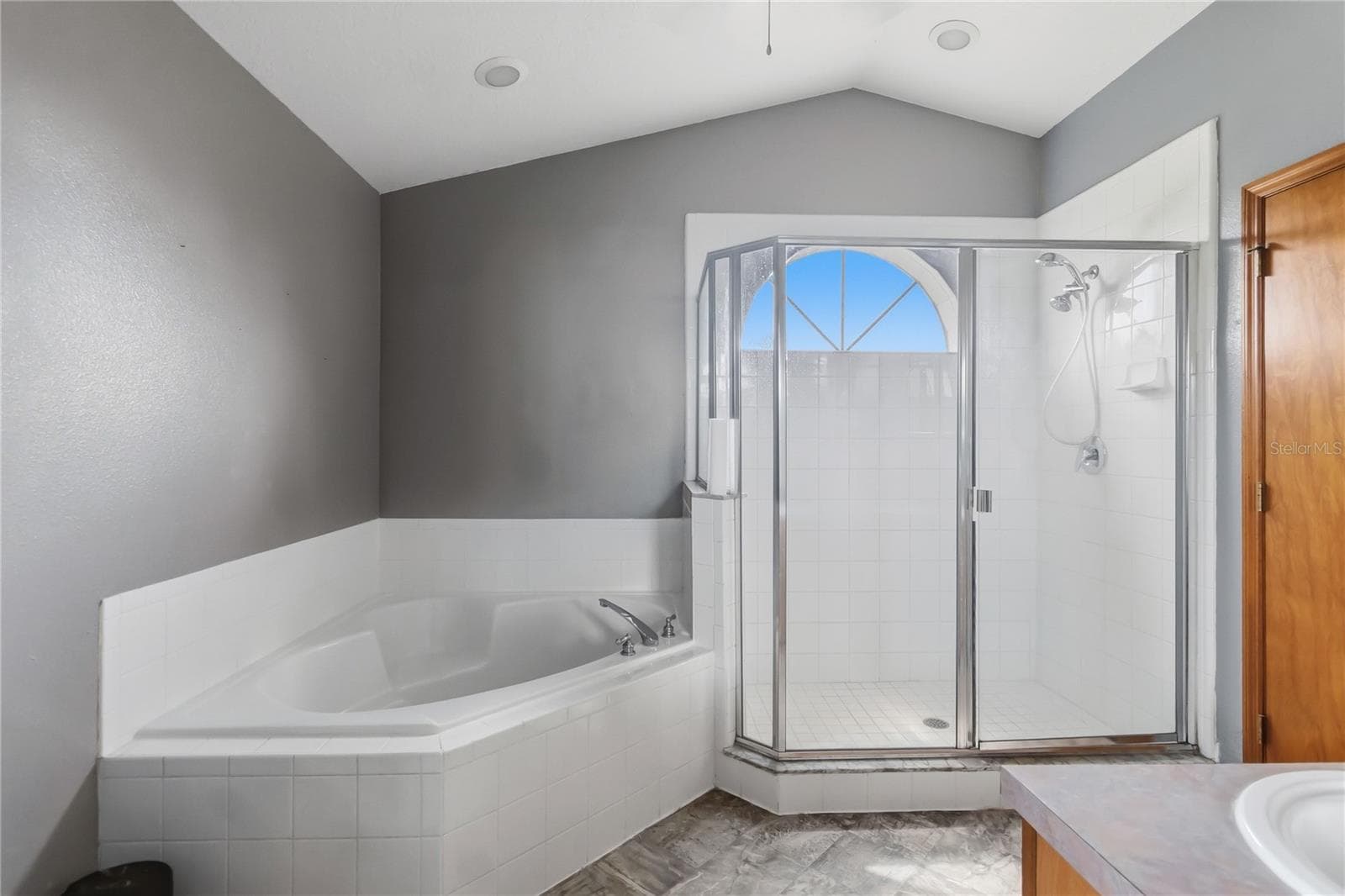 Primary Bath: Garden Tub and Separate Shower - 2207 DEATA CT, ST CLOUD