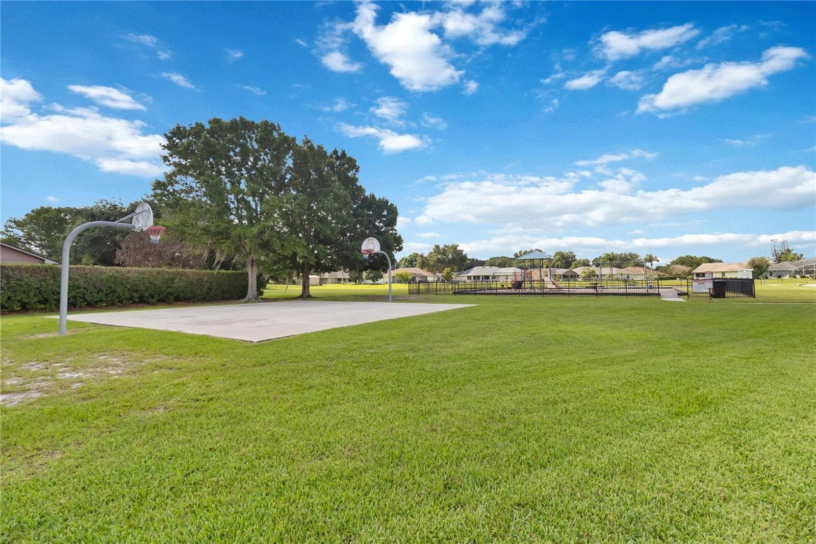 Community Basketball Court and Playground - 2207 DEATA CT, ST CLOUD