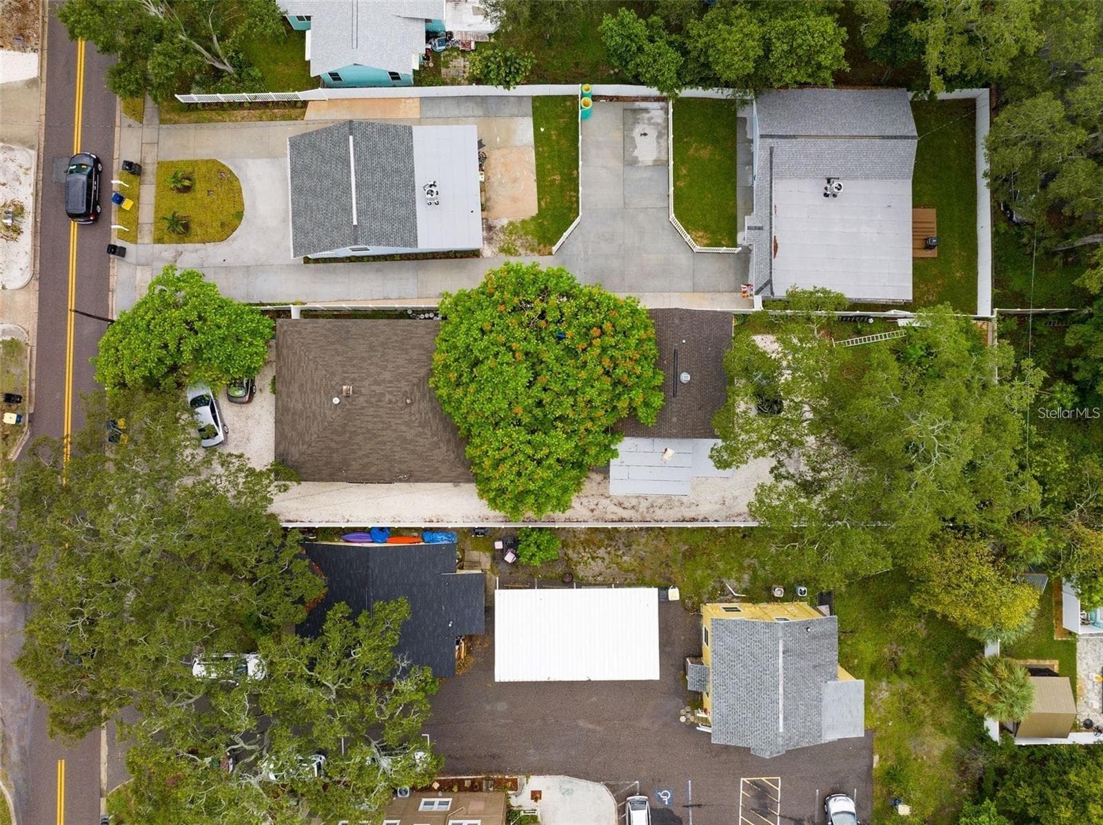 Triplex at 912 DRUID RD E, CLEARWATER, photo 3 of 30
