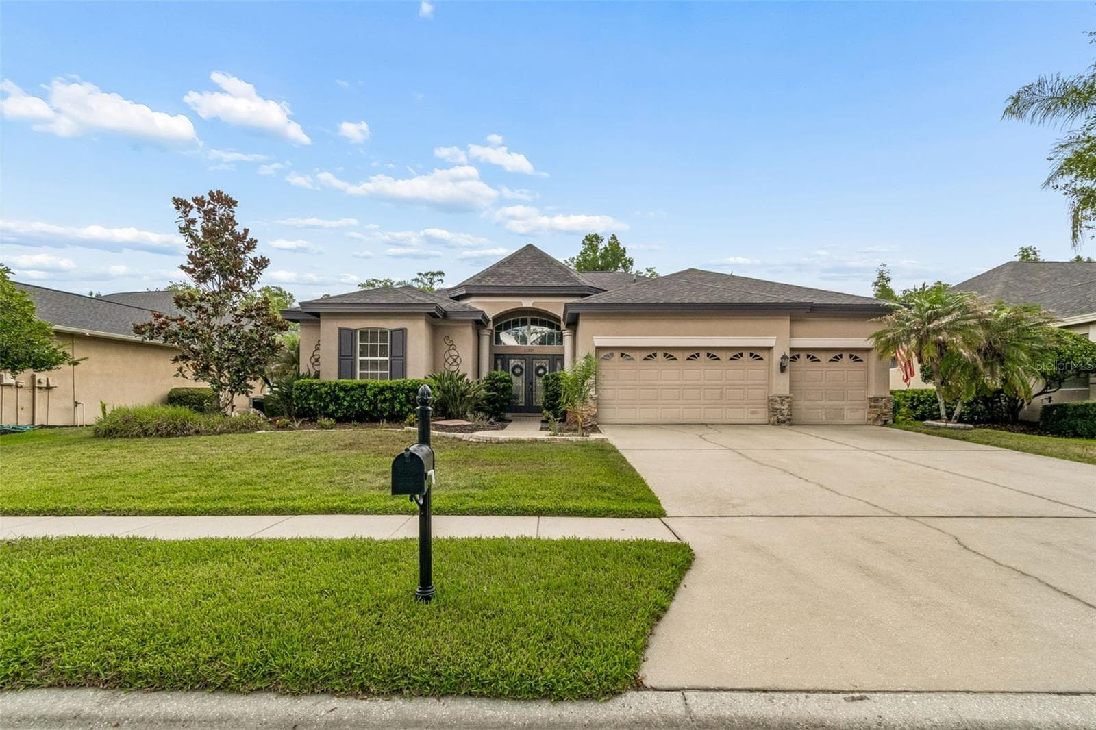 Single Family Residence at 23305 GRACEWOOD CIR, LAND O LAKES, photo 3 of 95