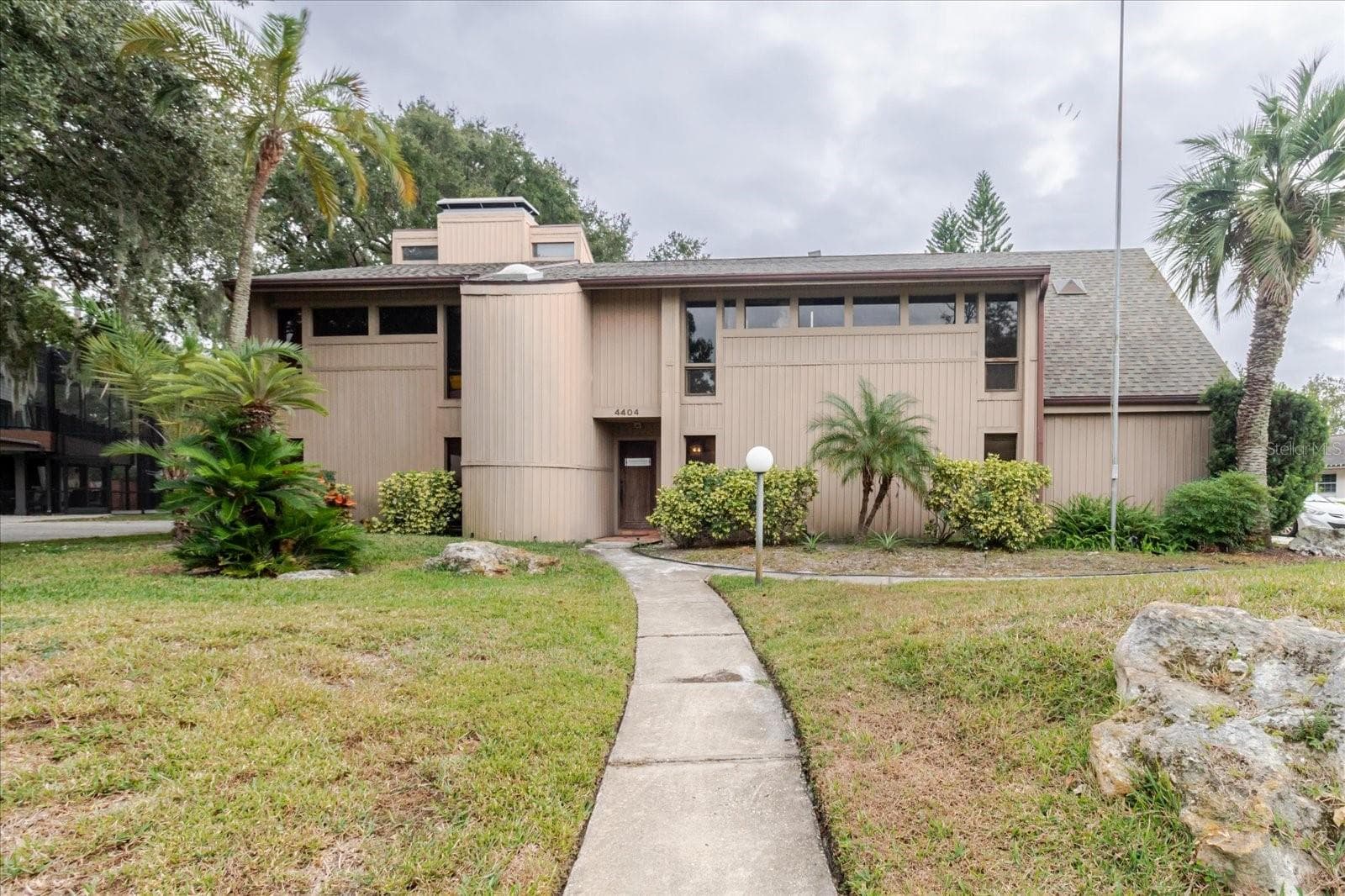 4404 OLD ORCHARD DR