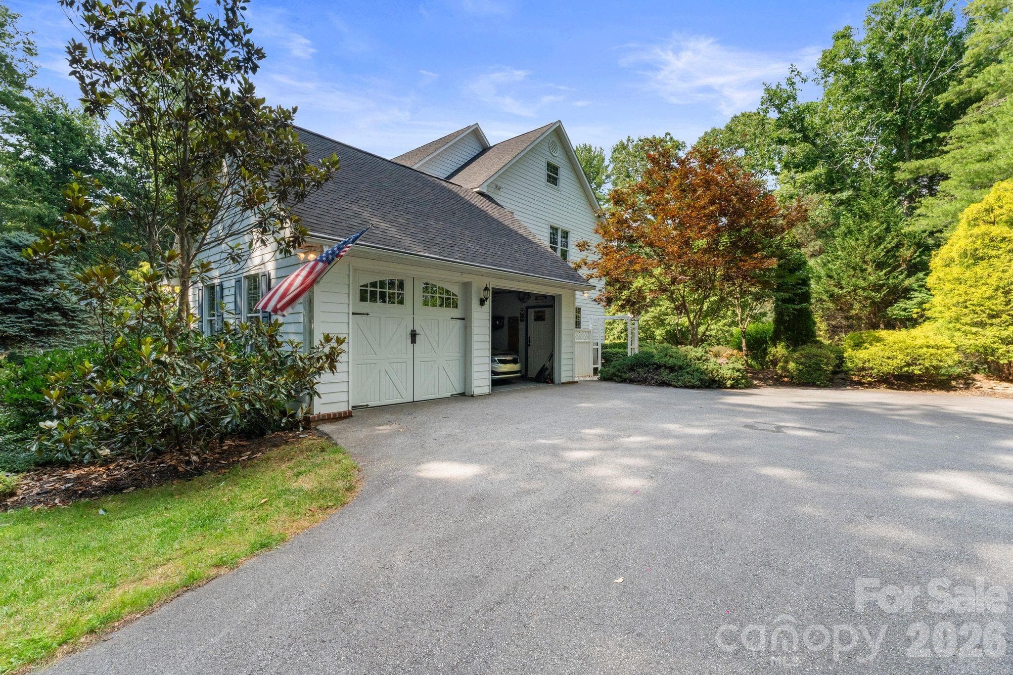Single Family Residence at 107 Windsong Drive Extension, Fairview, photo 13 of 49
