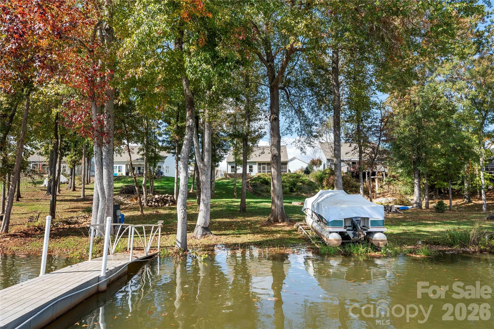 pontoon slide on the shore for easy storage - Lancaster