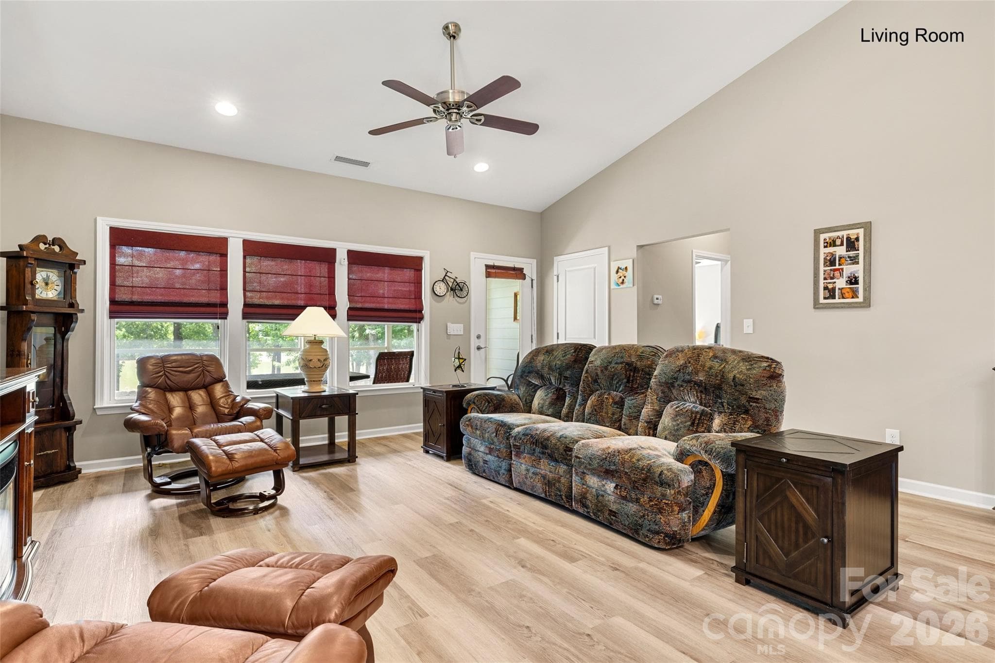 Single Family Residence at 25566 Seagull Drive, Lancaster, photo 16 of 47