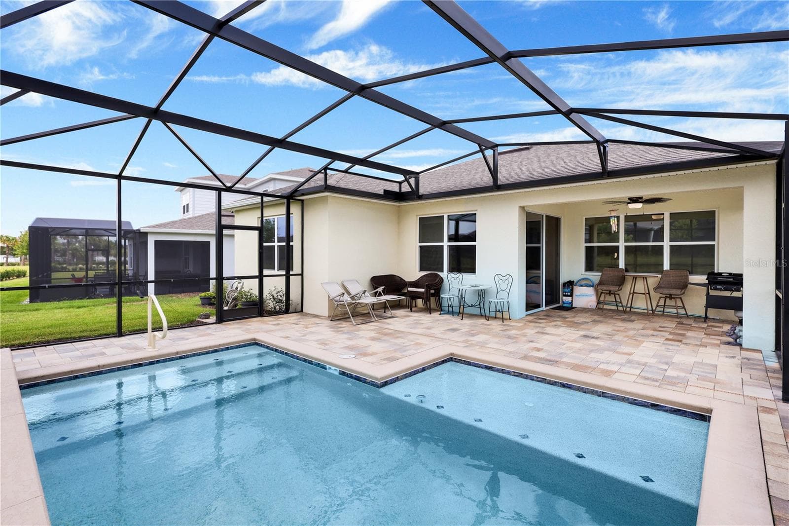 Single Family Residence at 13175 SUNNY RETREAT LN, WINTER GARDEN, photo 2 of 43