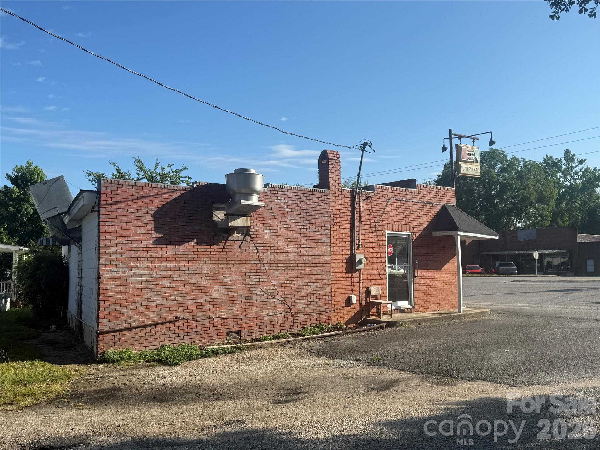 Convenience Store at Cheraw, photo 2 of 4