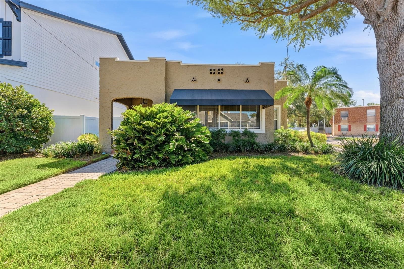 Single Family Residence at 1618 S ARRAWANA AVE, TAMPA, photo 2 of 48