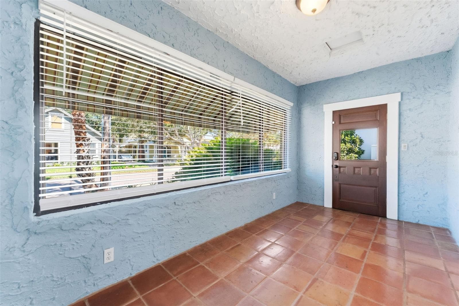 Single Family Residence at 1618 S ARRAWANA AVE, TAMPA, photo 12 of 48