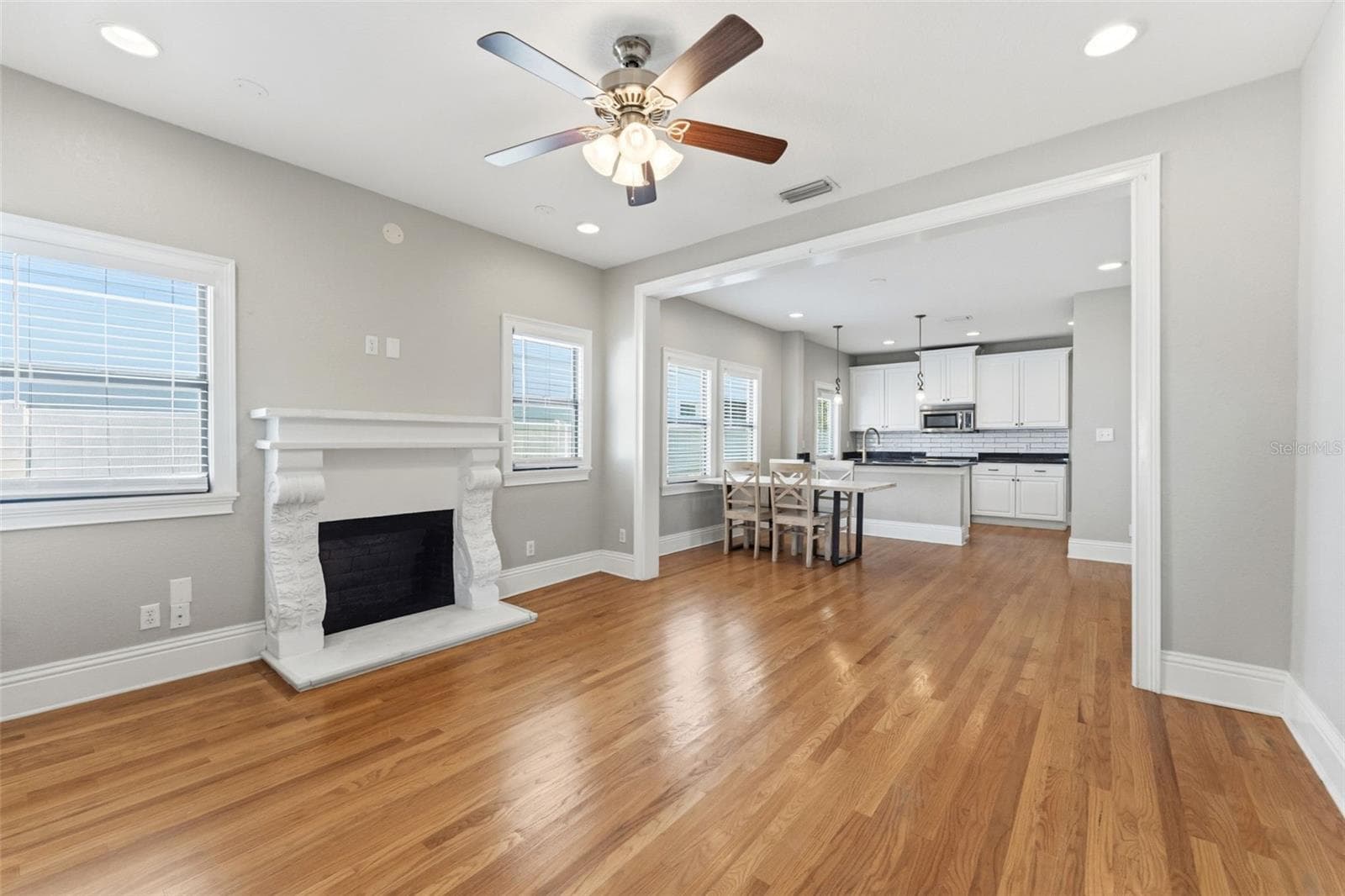 Single Family Residence at 1618 S ARRAWANA AVE, TAMPA, photo 14 of 48