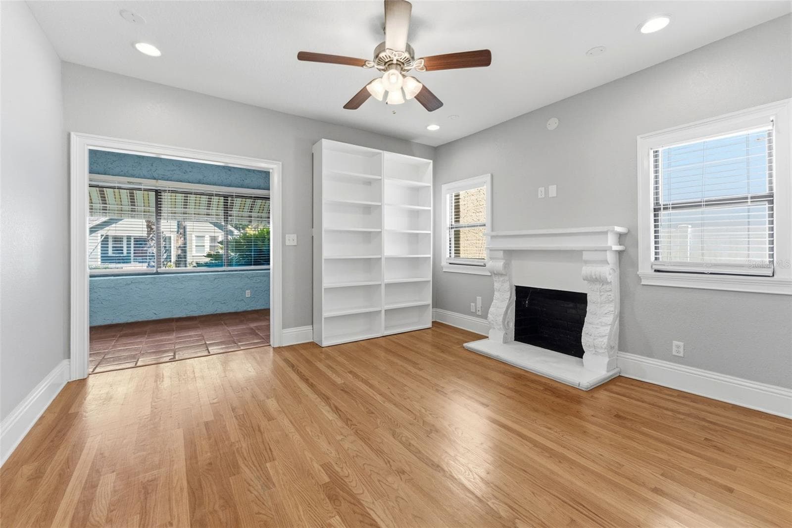 Single Family Residence at 1618 S ARRAWANA AVE, TAMPA, photo 16 of 48