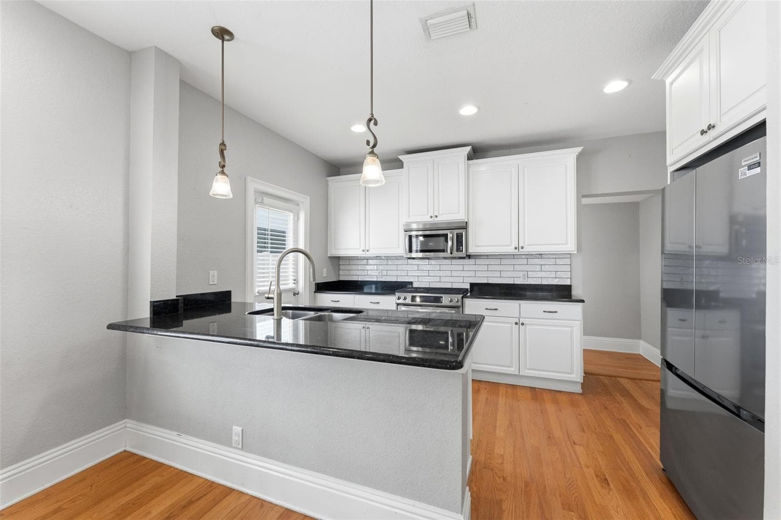 Single Family Residence at 1618 S ARRAWANA AVE, TAMPA, photo 18 of 48