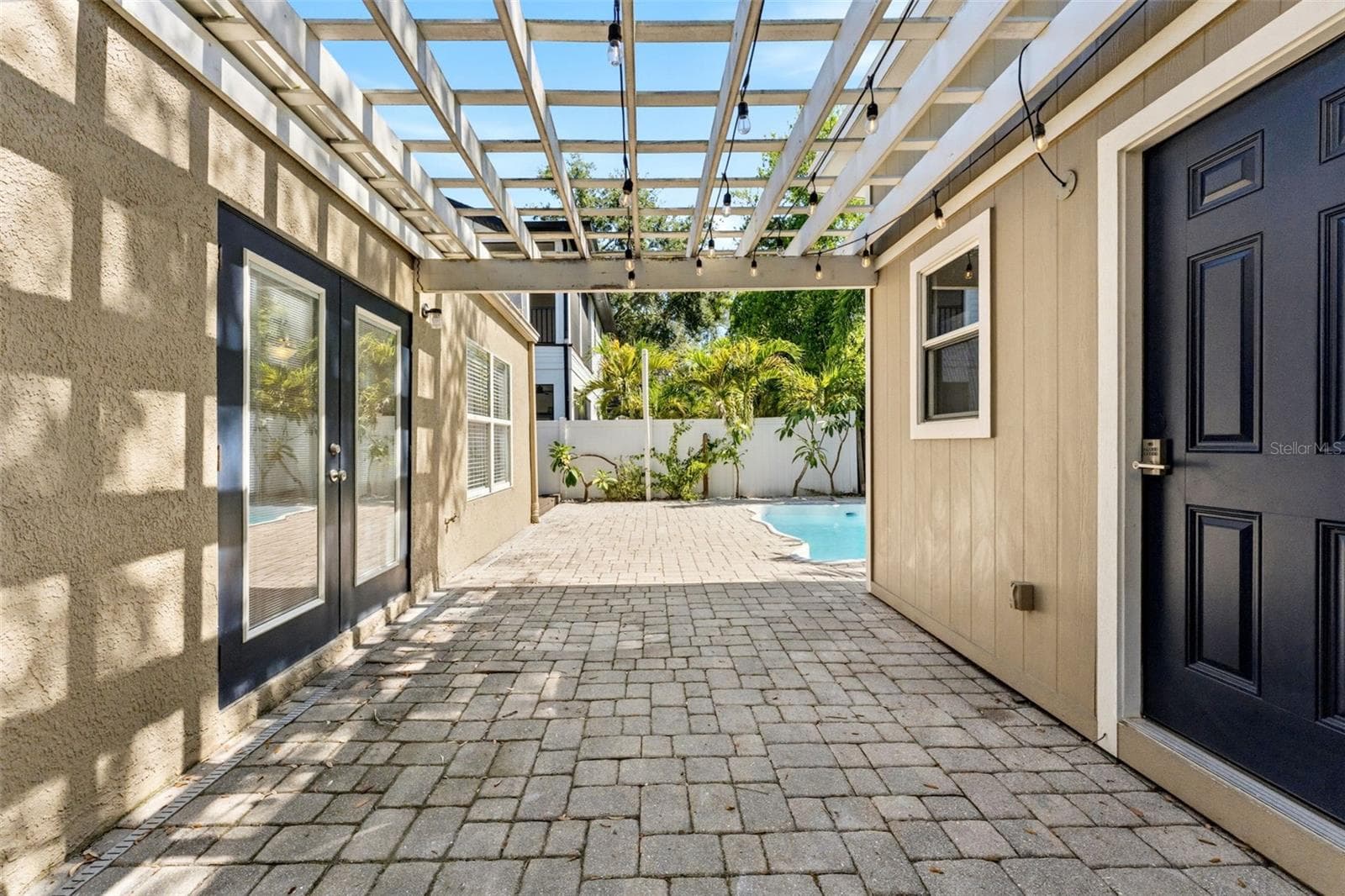 Single Family Residence at 1618 S ARRAWANA AVE, TAMPA, photo 39 of 48