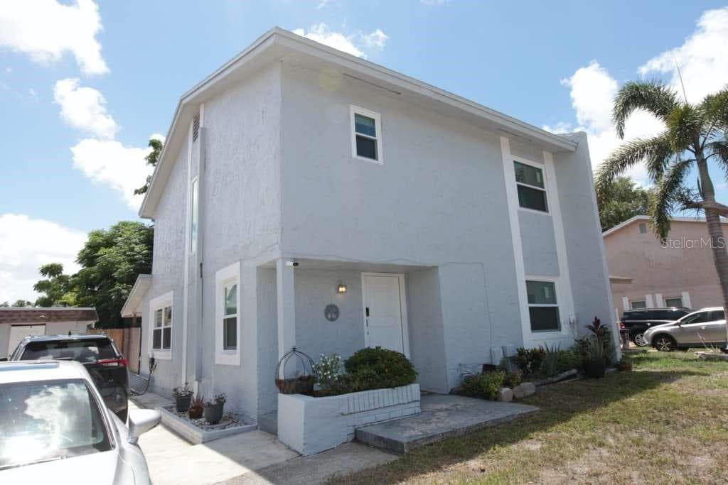 Single Family Residence at 2073 SAN SEBASTIAN WAY N, CLEARWATER, photo 2 of 28