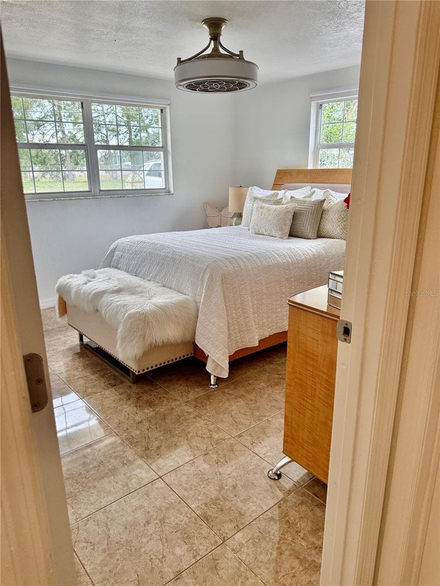 Single Family Residence at 5408 EUREKA SPRINGS RD, TAMPA, photo 22 of 44