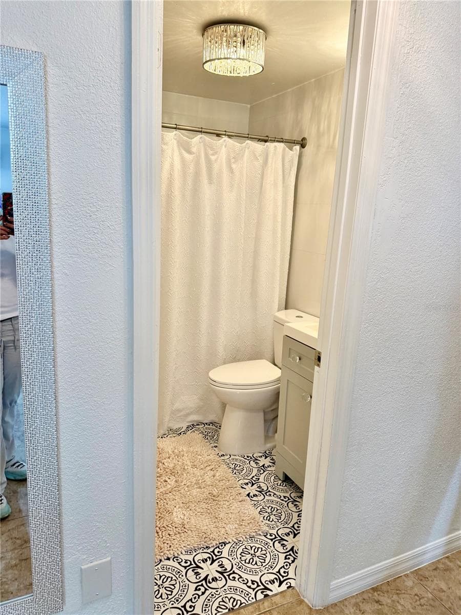 Single Family Residence at 5408 EUREKA SPRINGS RD, TAMPA, photo 26 of 44
