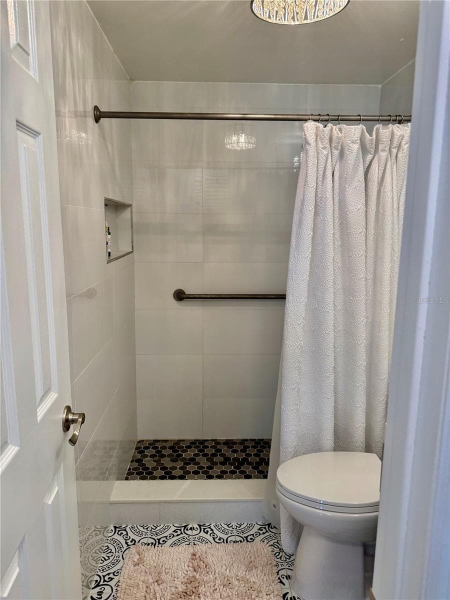 Single Family Residence at 5408 EUREKA SPRINGS RD, TAMPA, photo 27 of 44