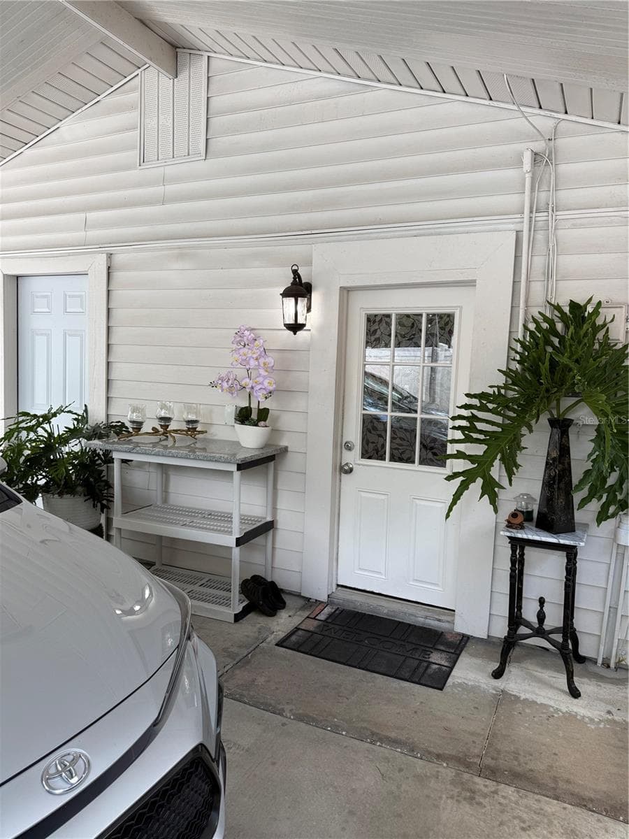 Single Family Residence at 5408 EUREKA SPRINGS RD, TAMPA, photo 35 of 44