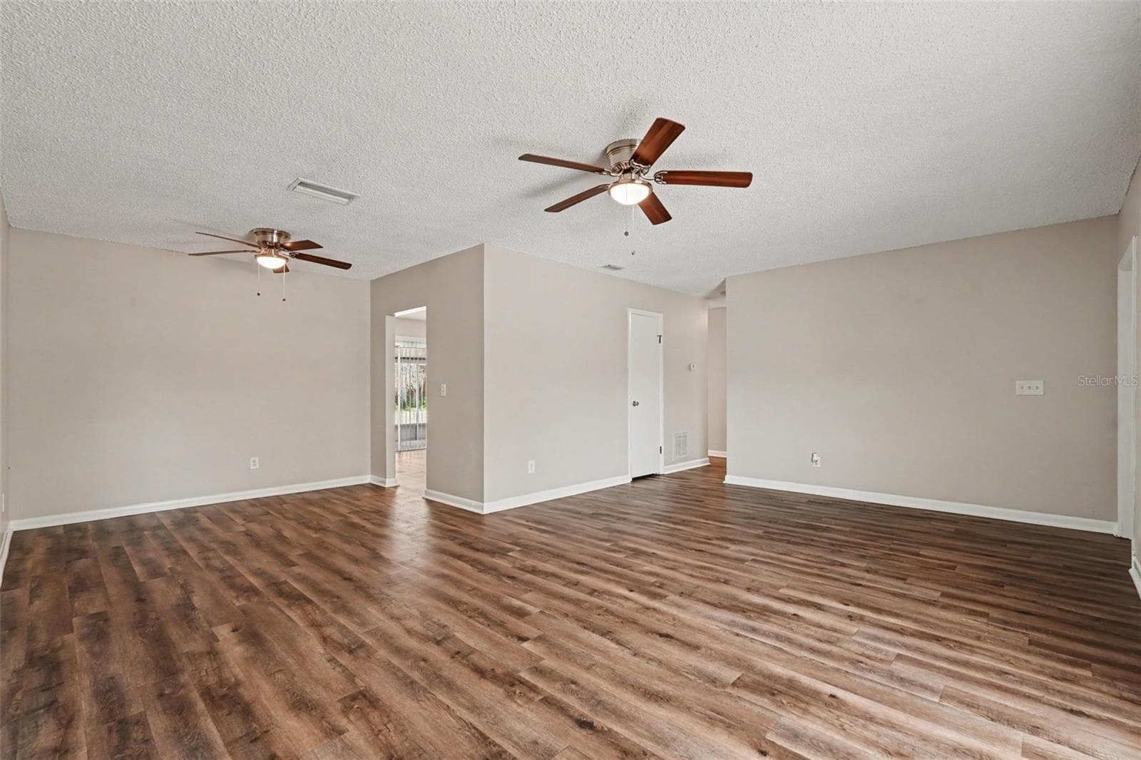 Single Family Residence at 3607 WOODHILL DR, BRANDON, photo 7 of 18