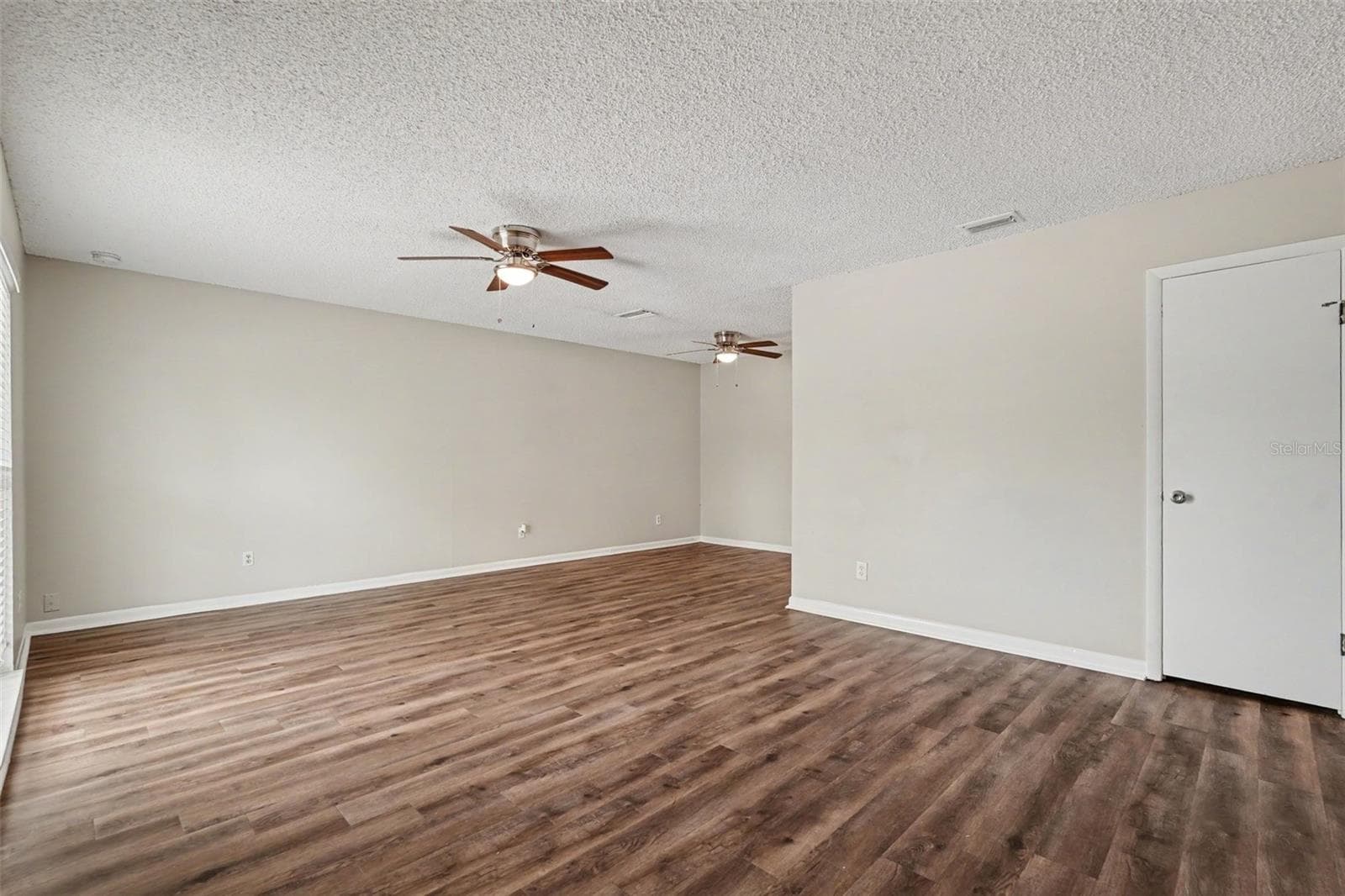 Single Family Residence at 3607 WOODHILL DR, BRANDON, photo 8 of 18