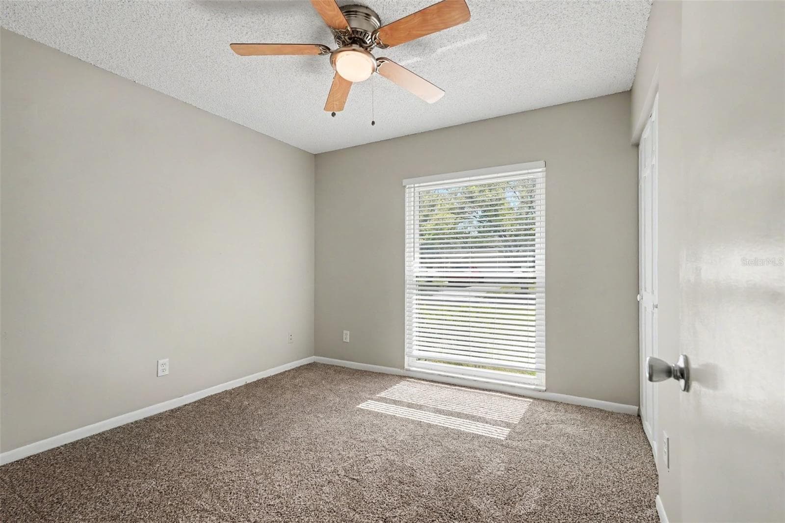 Single Family Residence at 3607 WOODHILL DR, BRANDON, photo 12 of 18