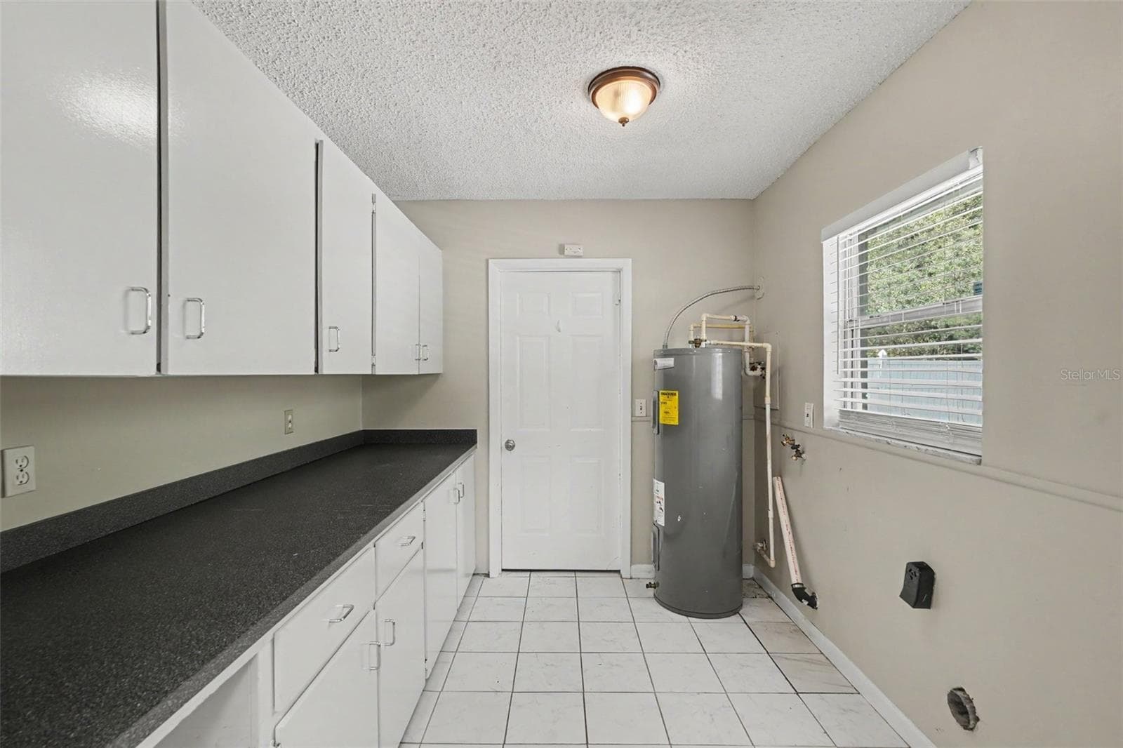 Single Family Residence at 3607 WOODHILL DR, BRANDON, photo 13 of 18