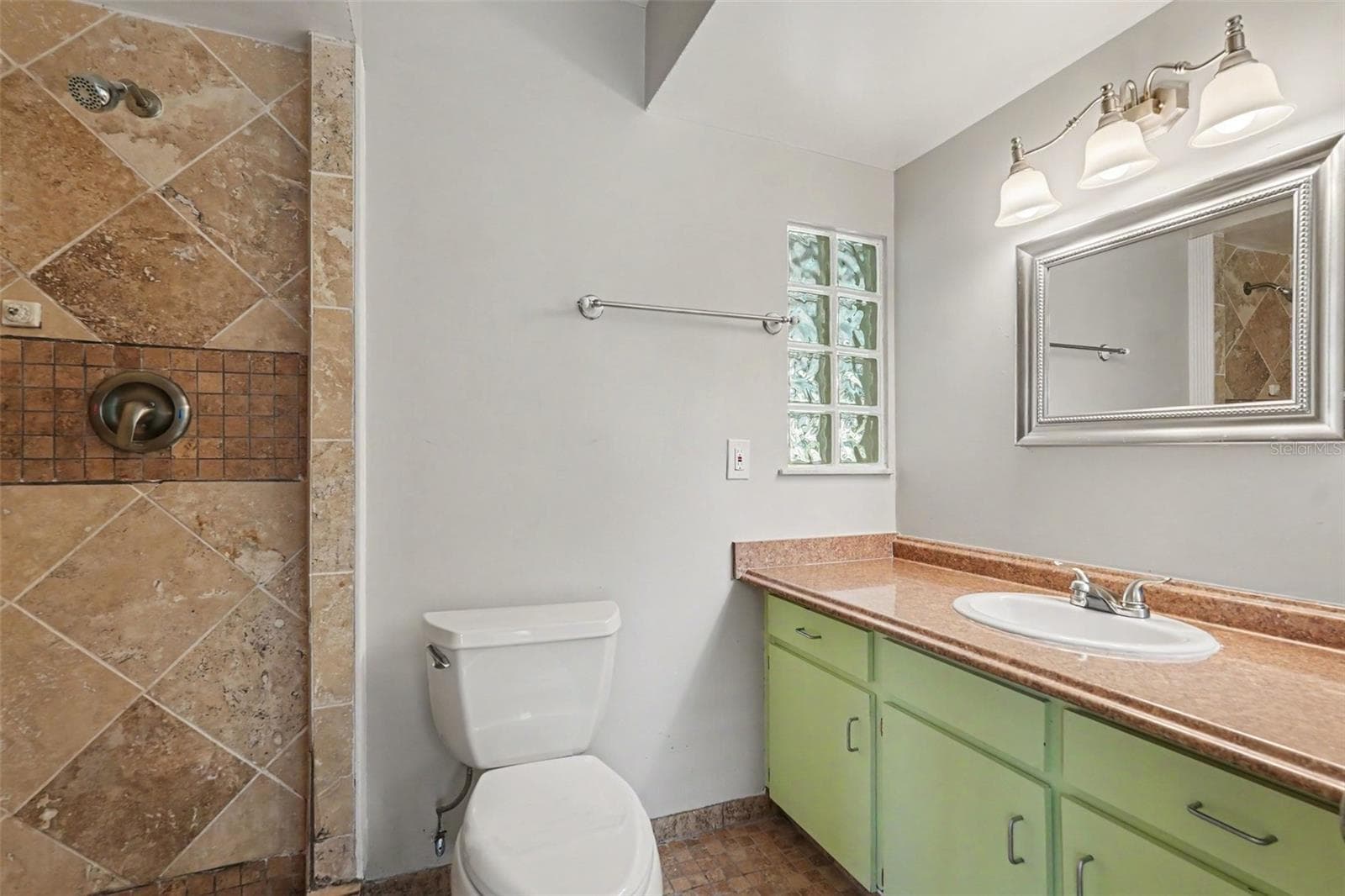 Single Family Residence at 3607 WOODHILL DR, BRANDON, photo 14 of 18