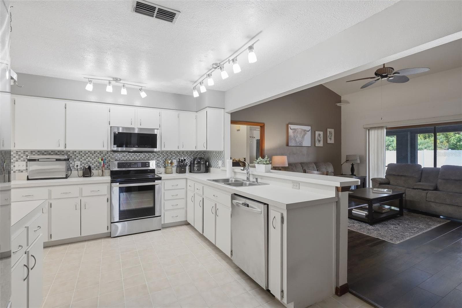 Single Family Residence at 168 COMMUNITY DR, DEBARY, photo 21 of 52