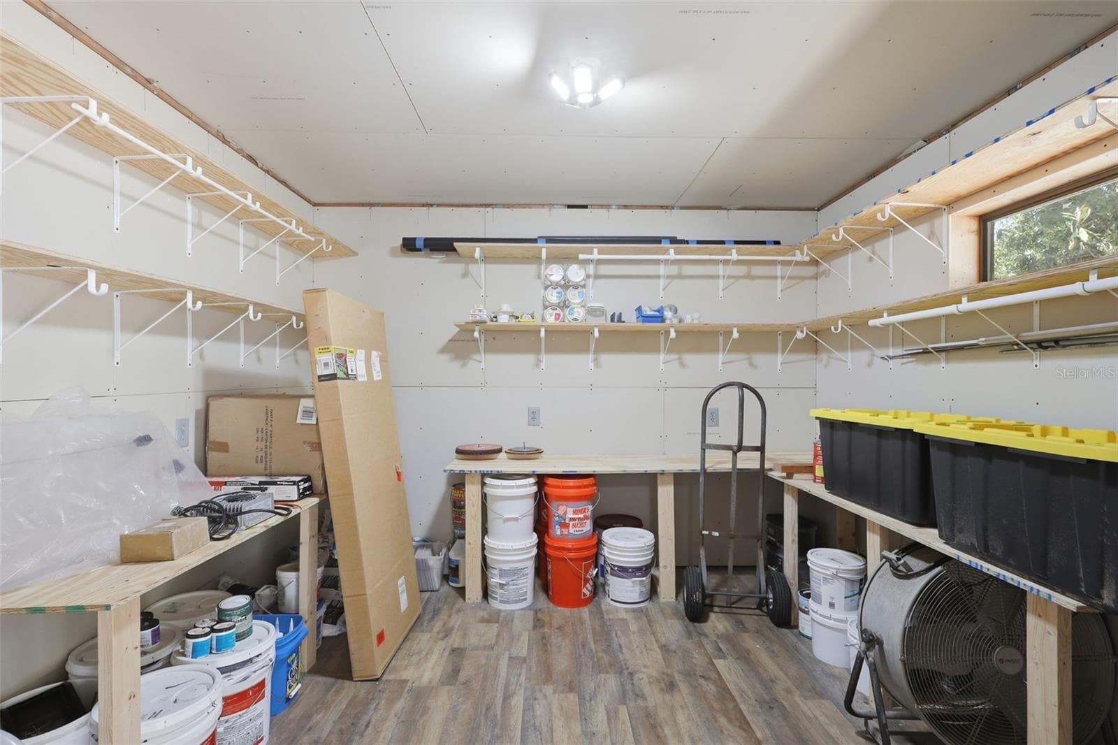 detached office space #2 in workshop - 168 COMMUNITY DR, DEBARY
