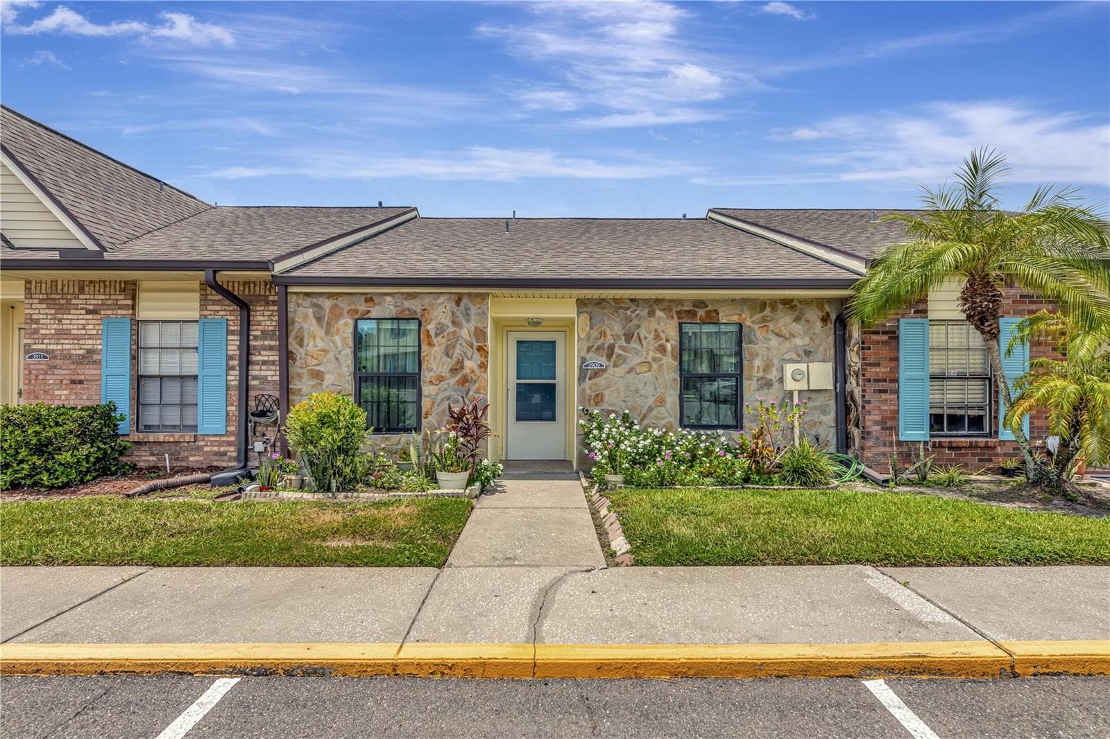 Townhouse at 3909 CARROLL CYPRESS CT, TAMPA, photo 2 of 32