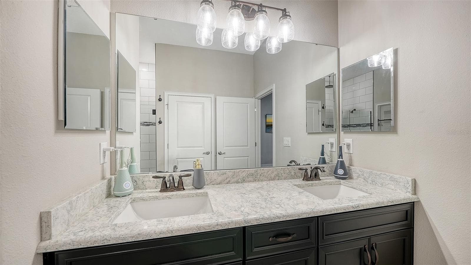 Single Family Residence at 8234 TEA OLIVE TER, PALMETTO, photo 27 of 51