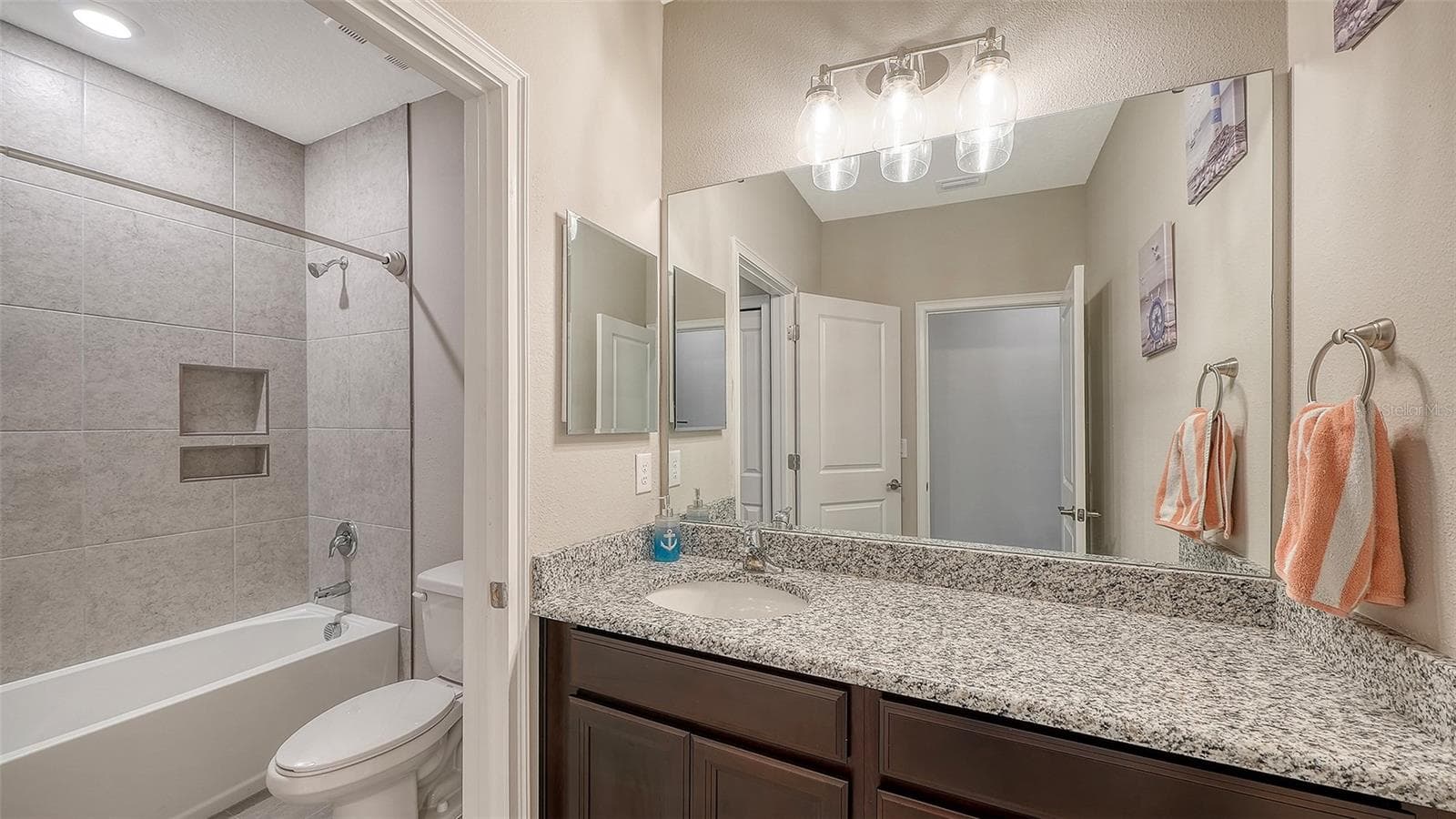 Single Family Residence at 8234 TEA OLIVE TER, PALMETTO, photo 33 of 51