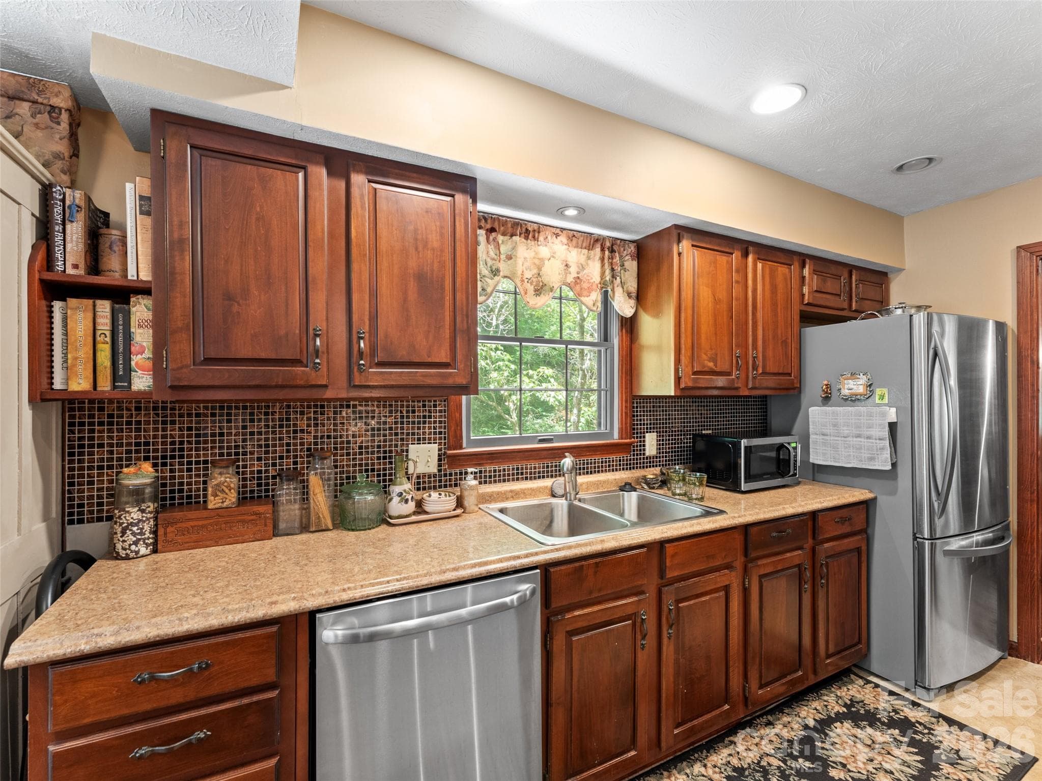 Kitchen - 3 Westbridge Drive, Hendersonville