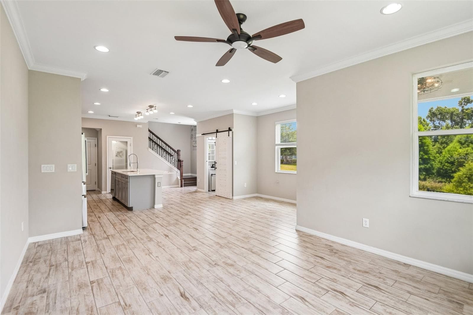 Townhouse at 6706 ROCKY PARK ST, TAMPA, photo 4 of 44