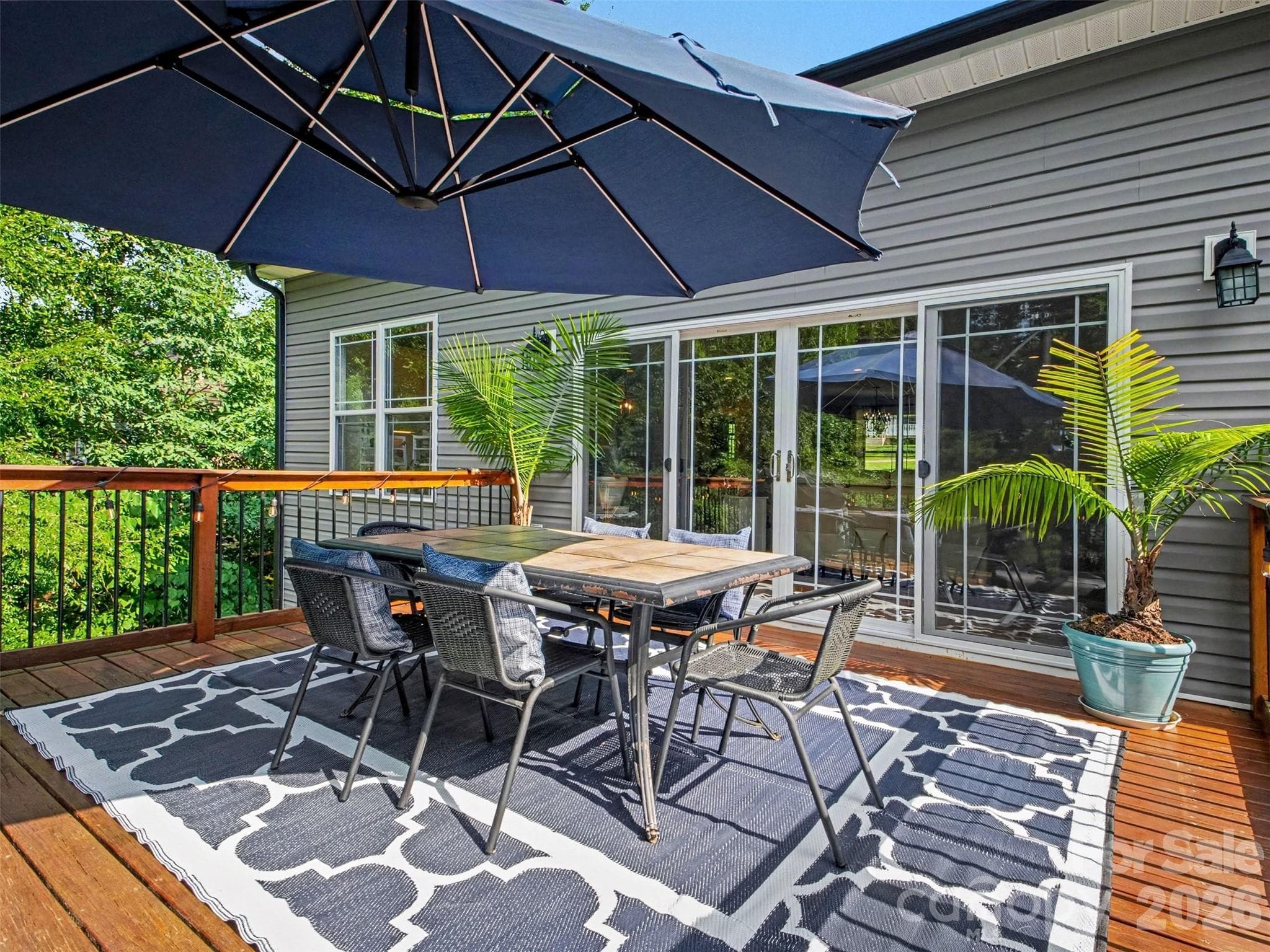 Back deck with wooded views - Mooresville