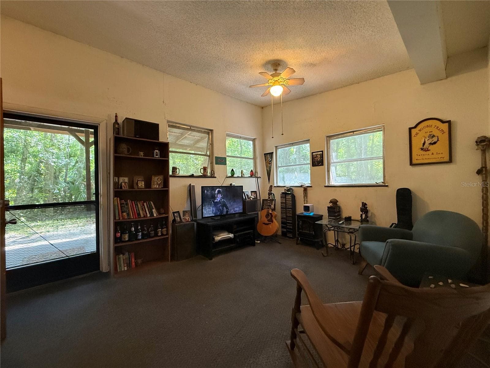 Single Family Residence at 23946 INDIGO RD, ASTOR, photo 5 of 20