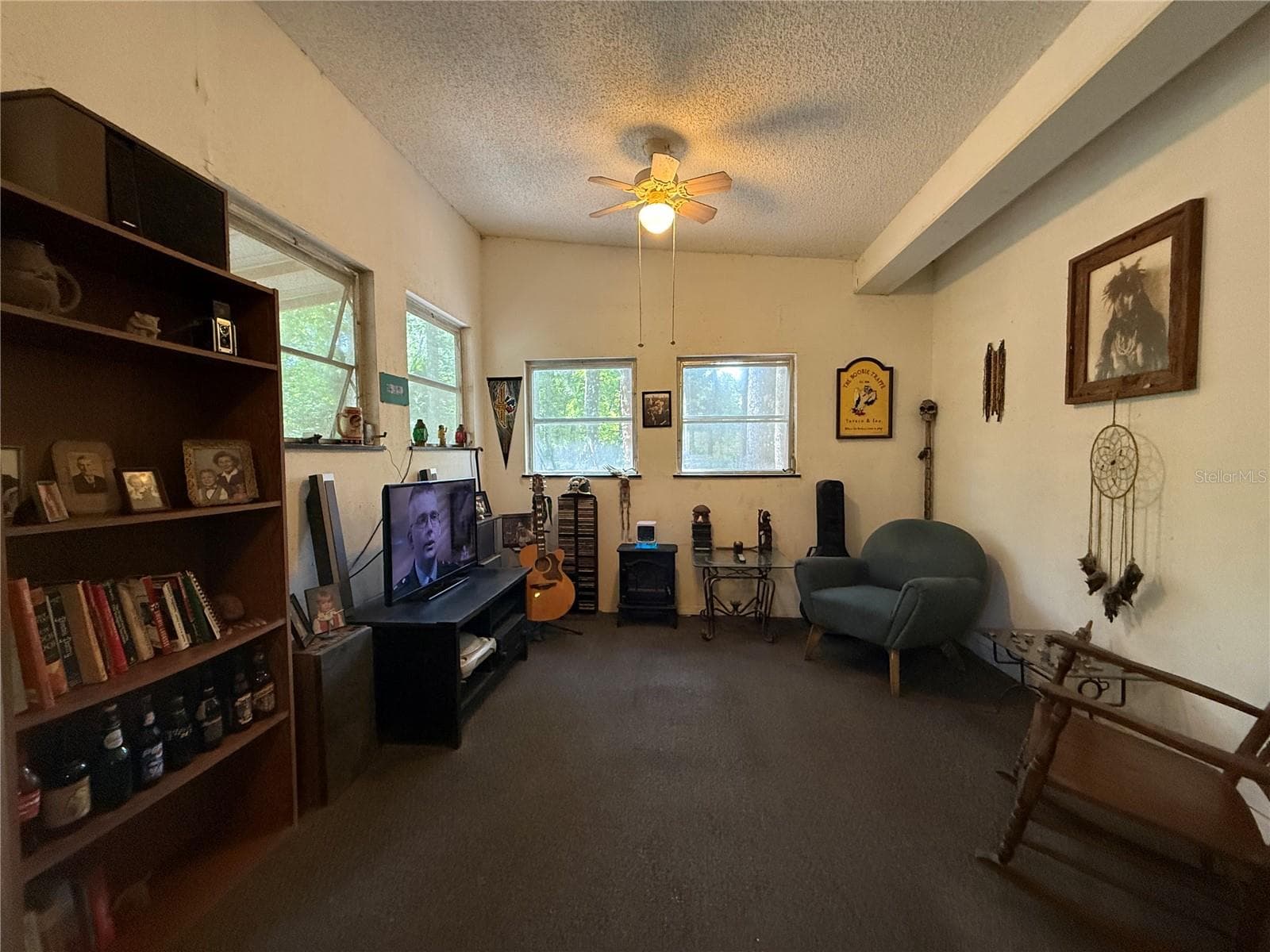 Single Family Residence at 23946 INDIGO RD, ASTOR, photo 7 of 20