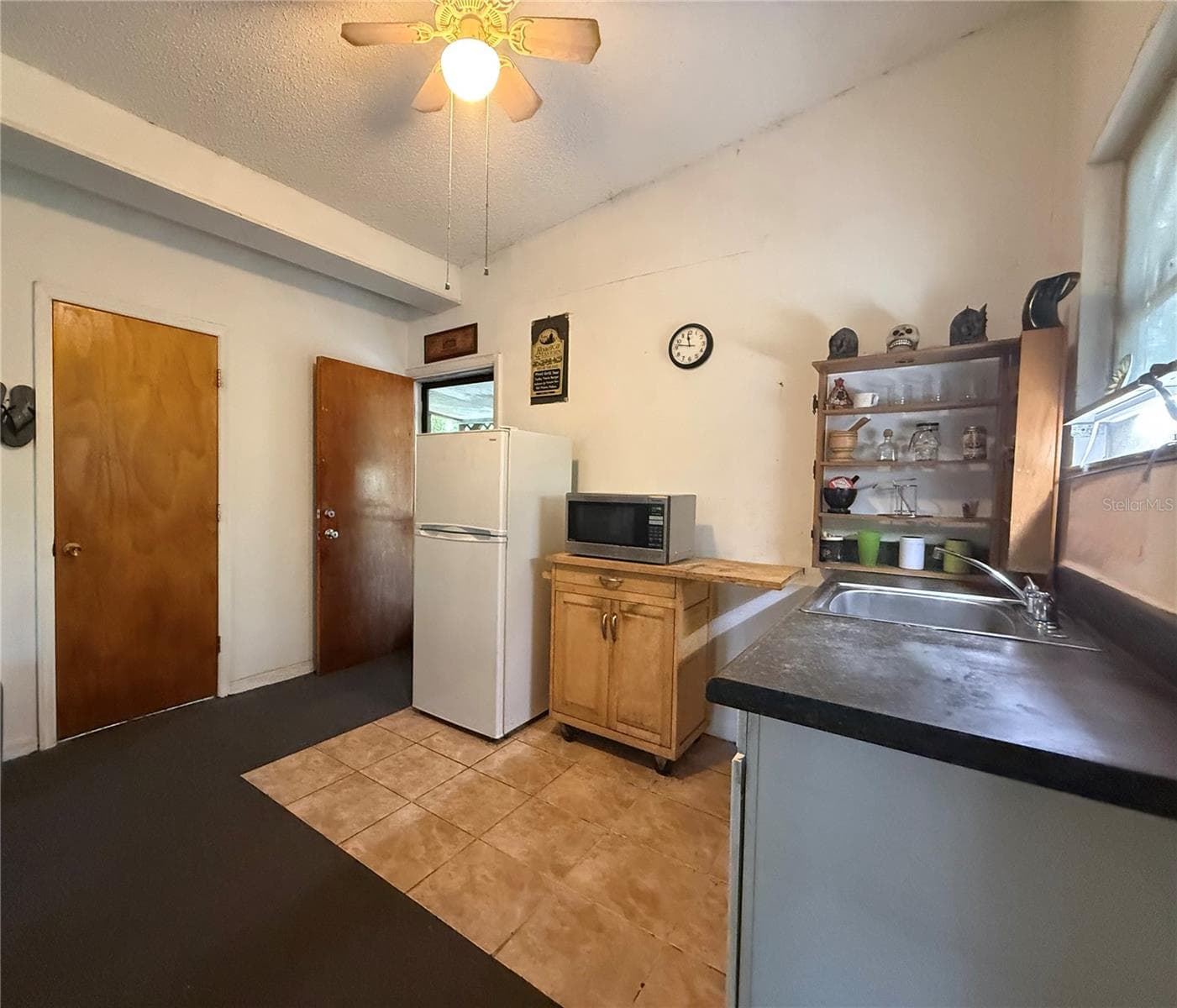 Single Family Residence at 23946 INDIGO RD, ASTOR, photo 8 of 20