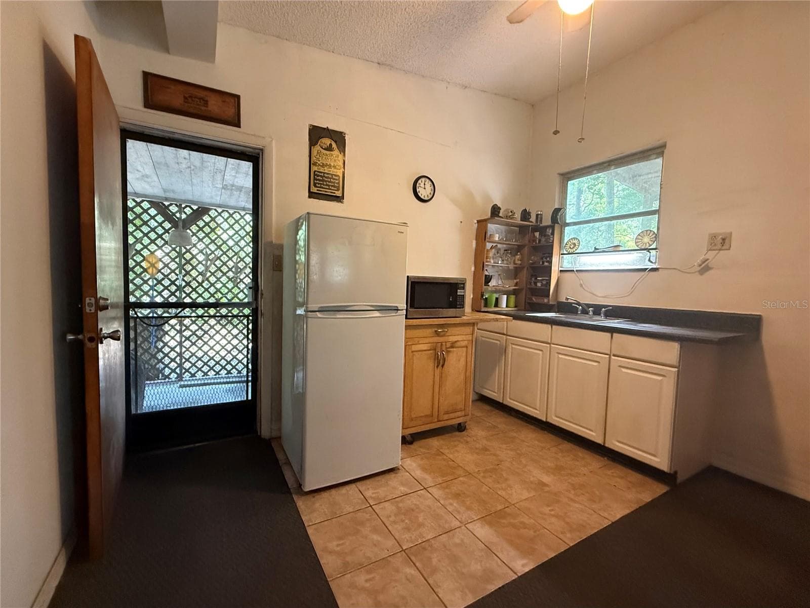 Single Family Residence at 23946 INDIGO RD, ASTOR, photo 10 of 20