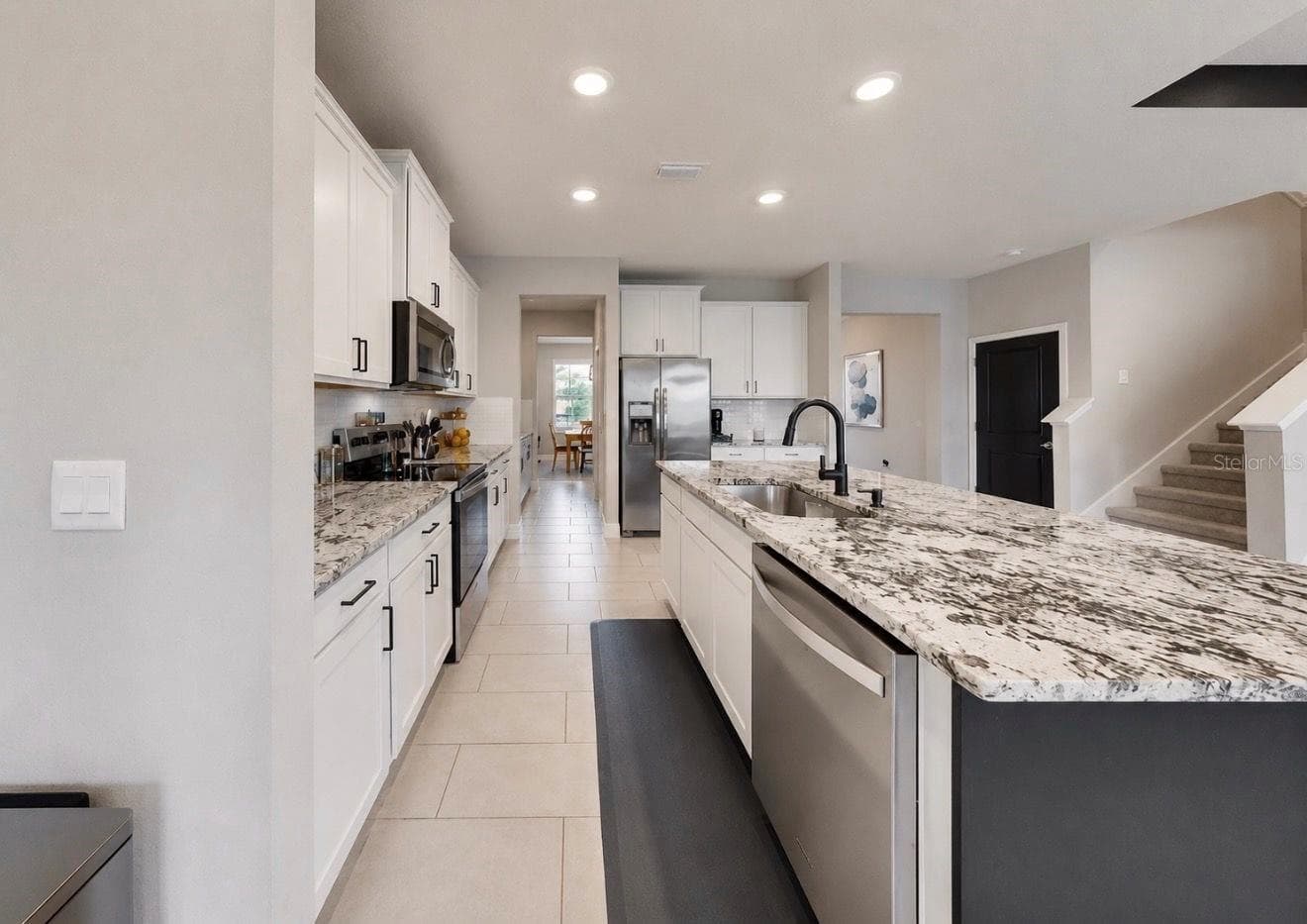 Single Family Residence at 172 MANGROVE MANOR DR, APOLLO BEACH, photo 4 of 51
