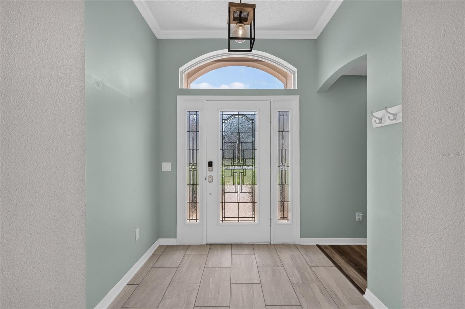 Foyer and Front Entry - 522 LOMA PASEO DR, THE VILLAGES