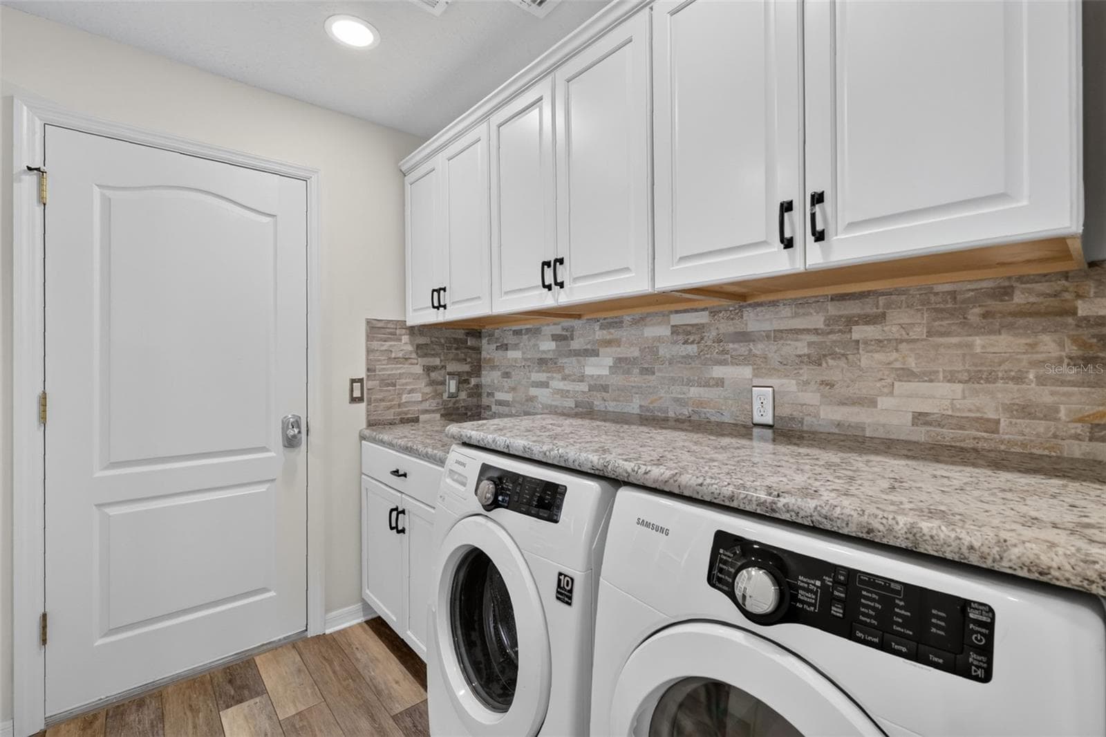 Interior Laundry Room - 522 LOMA PASEO DR, THE VILLAGES