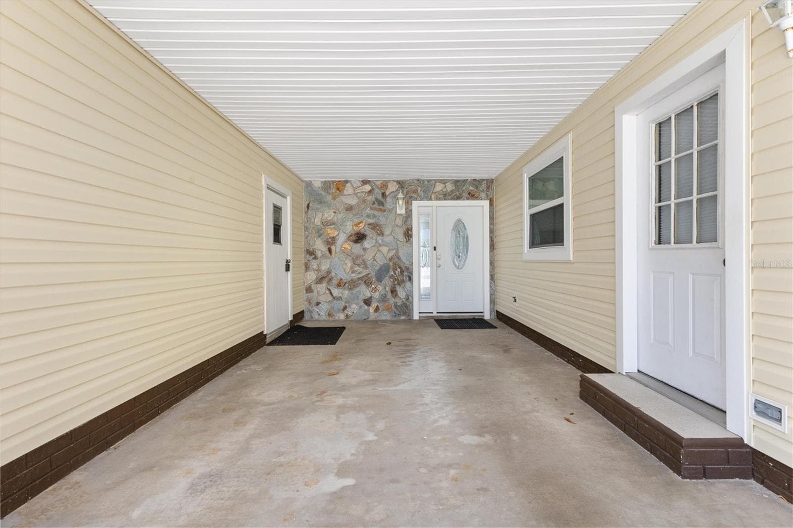 Single Family Residence at 723 HEATHROW AVE, THE VILLAGES, photo 4 of 39