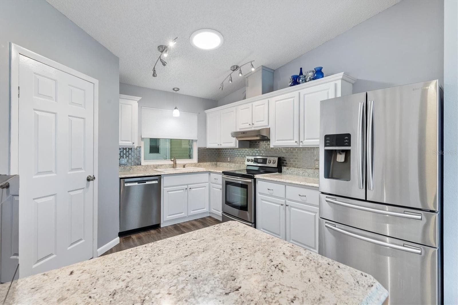 Single Family Residence at 723 HEATHROW AVE, THE VILLAGES, photo 17 of 39