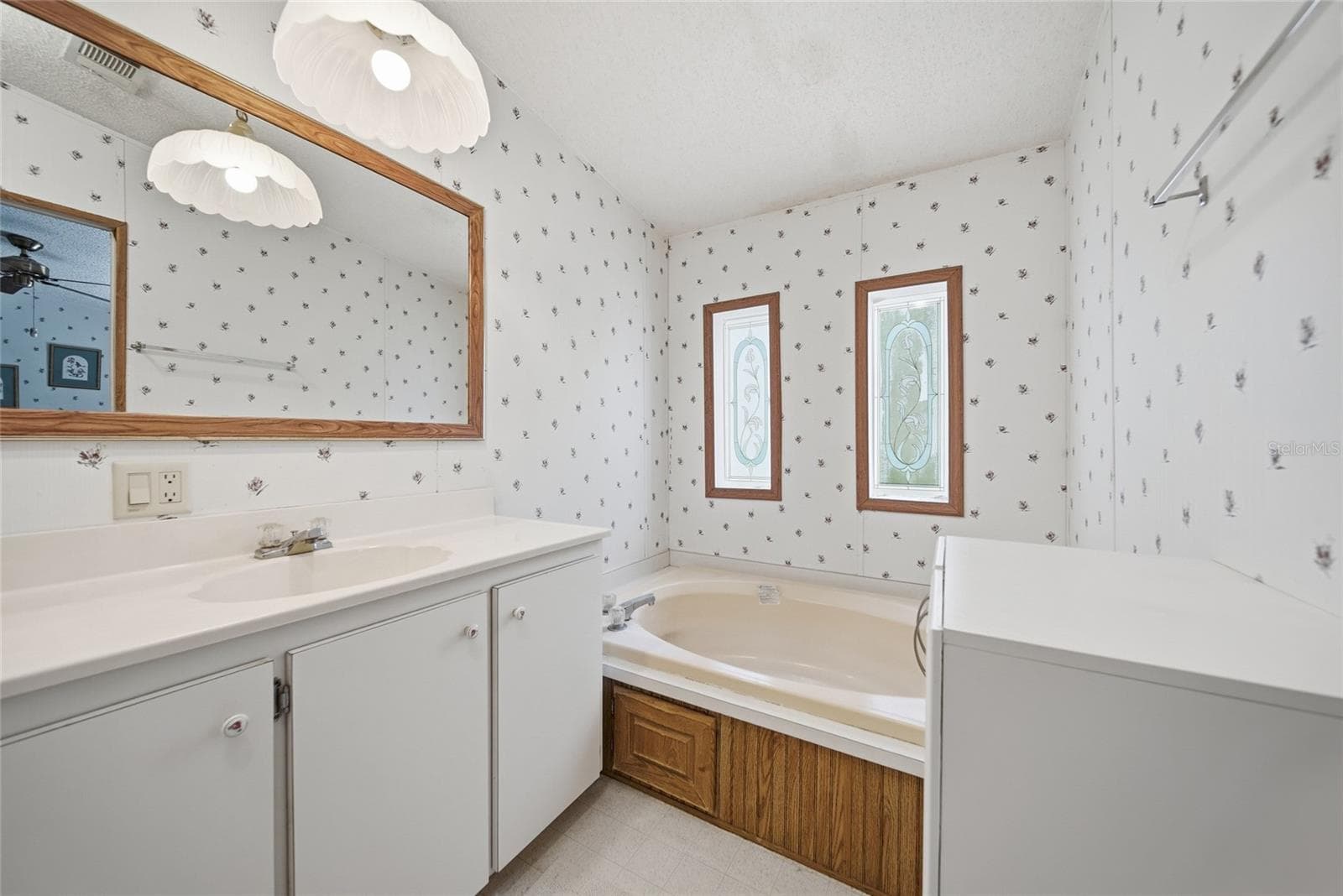 Manufactured Home at 6261 W MONTICELLO ST, HOMOSASSA, photo 18 of 32