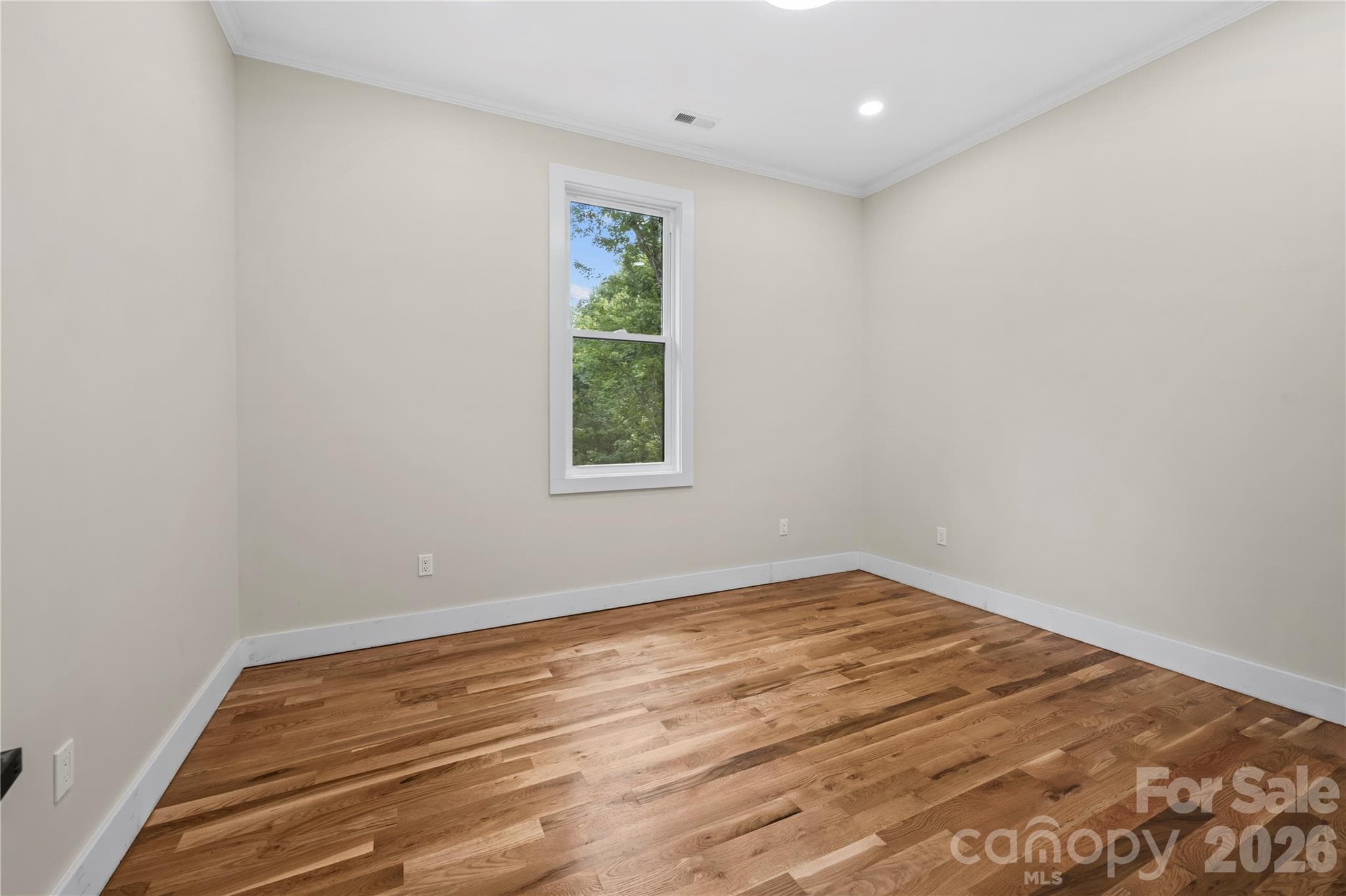 Single Family Residence at Hendersonville, photo 4 of 35