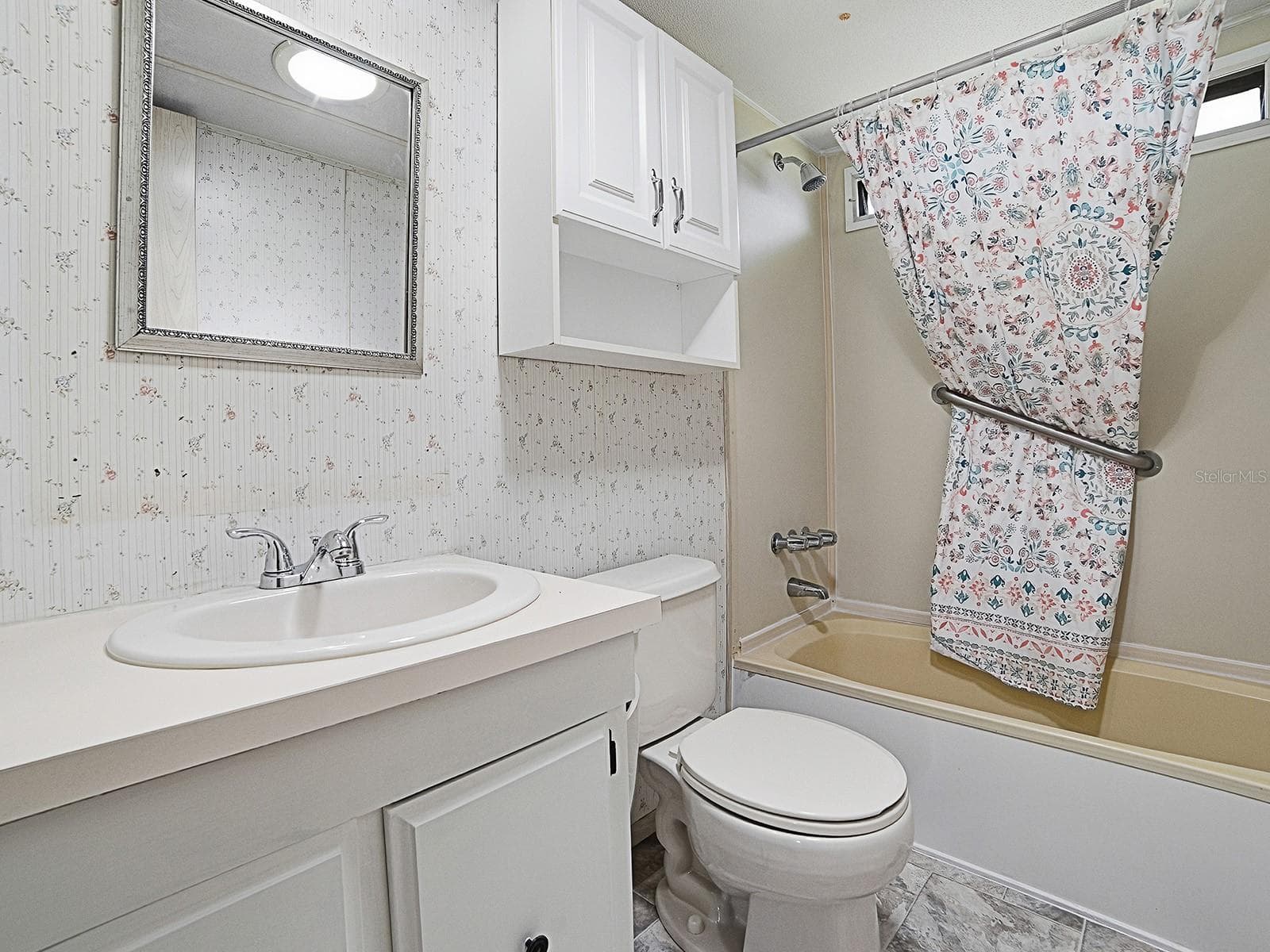 Manufactured Home at 721 SHARON DR, THE VILLAGES, photo 14 of 32