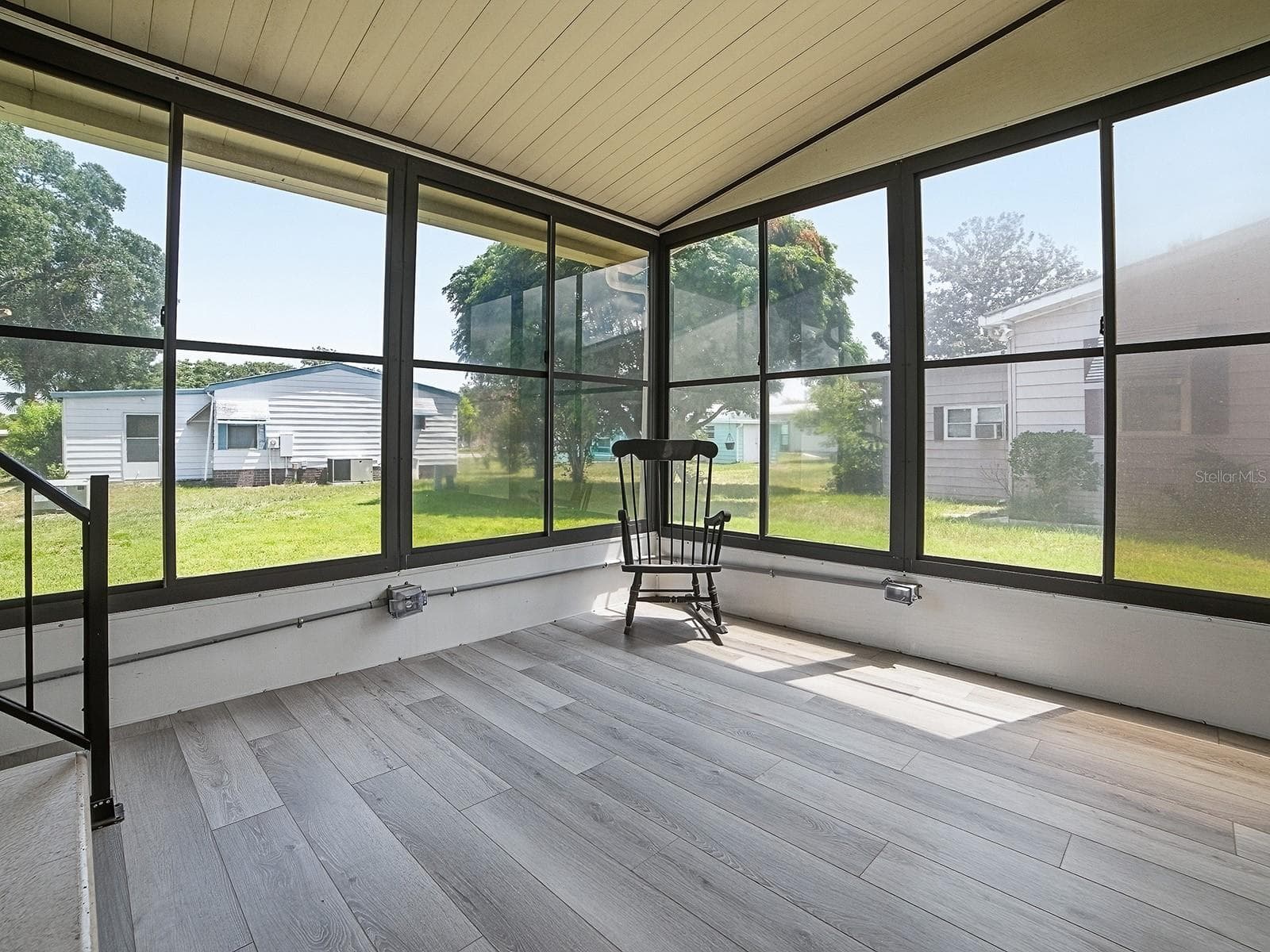 Manufactured Home at 721 SHARON DR, THE VILLAGES, photo 19 of 32