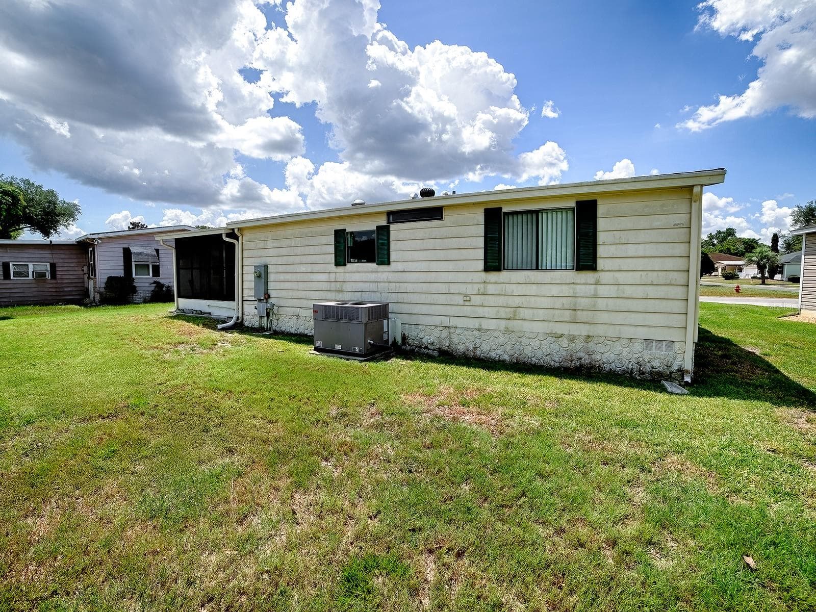 Manufactured Home at 721 SHARON DR, THE VILLAGES, photo 27 of 32