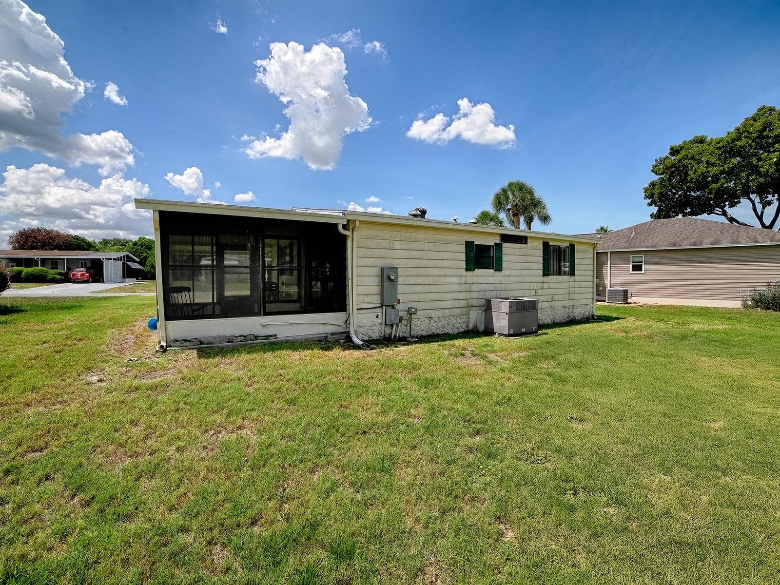 Manufactured Home at 721 SHARON DR, THE VILLAGES, photo 28 of 32